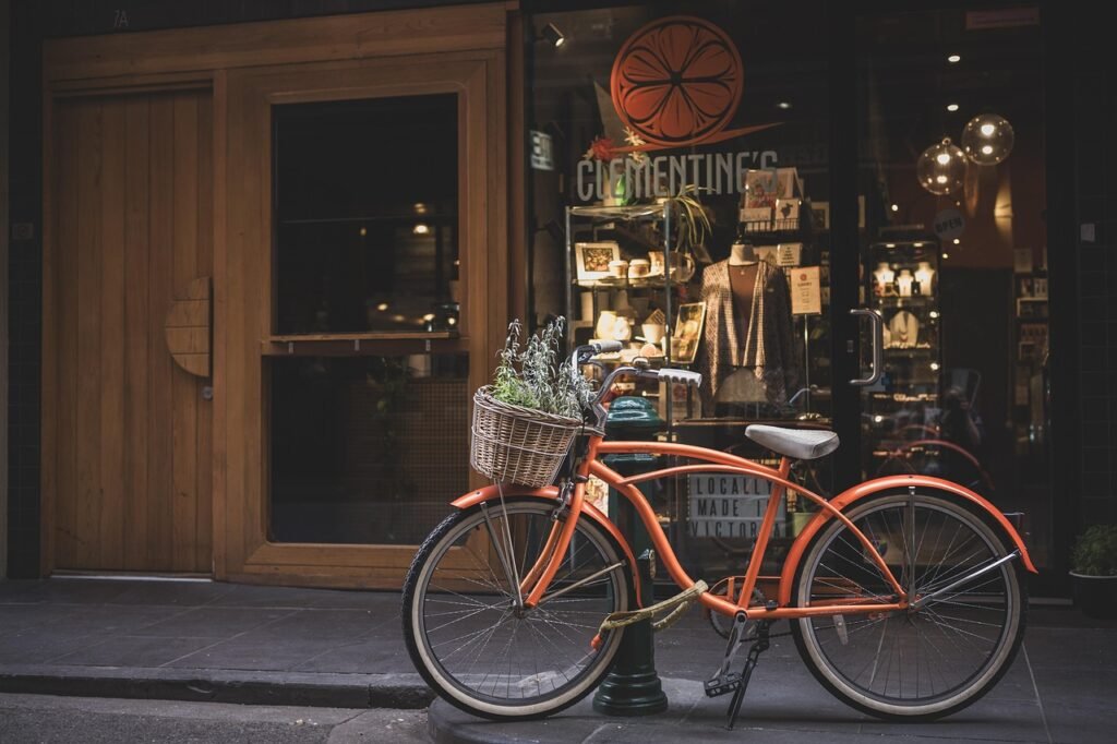 Unlock 100 Ways to Earn Money in College and Master Side Hustles Today